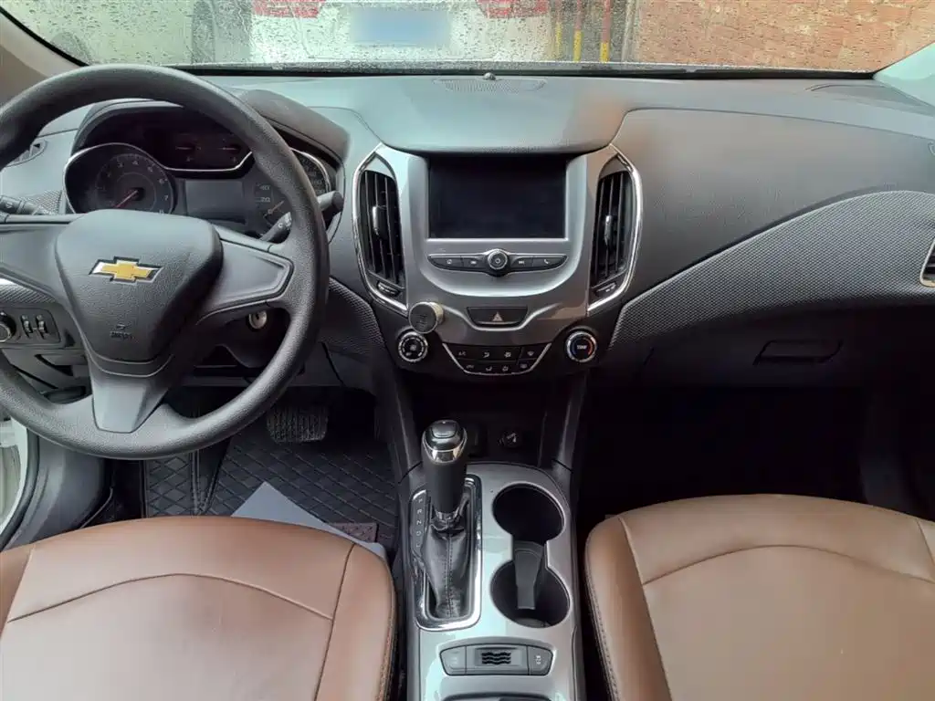 Chevrolet Cruze 2017 1.5L Automatic Pioneer Sunroof фото 10