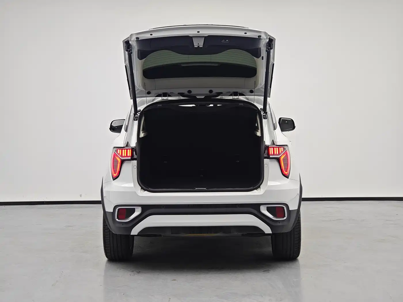 Lynk & Co 01 2017 2.0T 2WD Pro Version фото 9