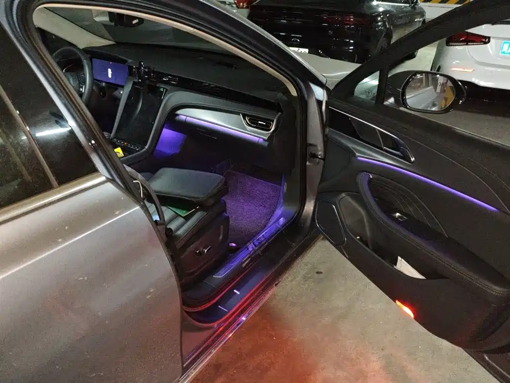 Hongqi H5 2024 2.0T Automatic Smart Connect Flag Smooth Edition фото 21
