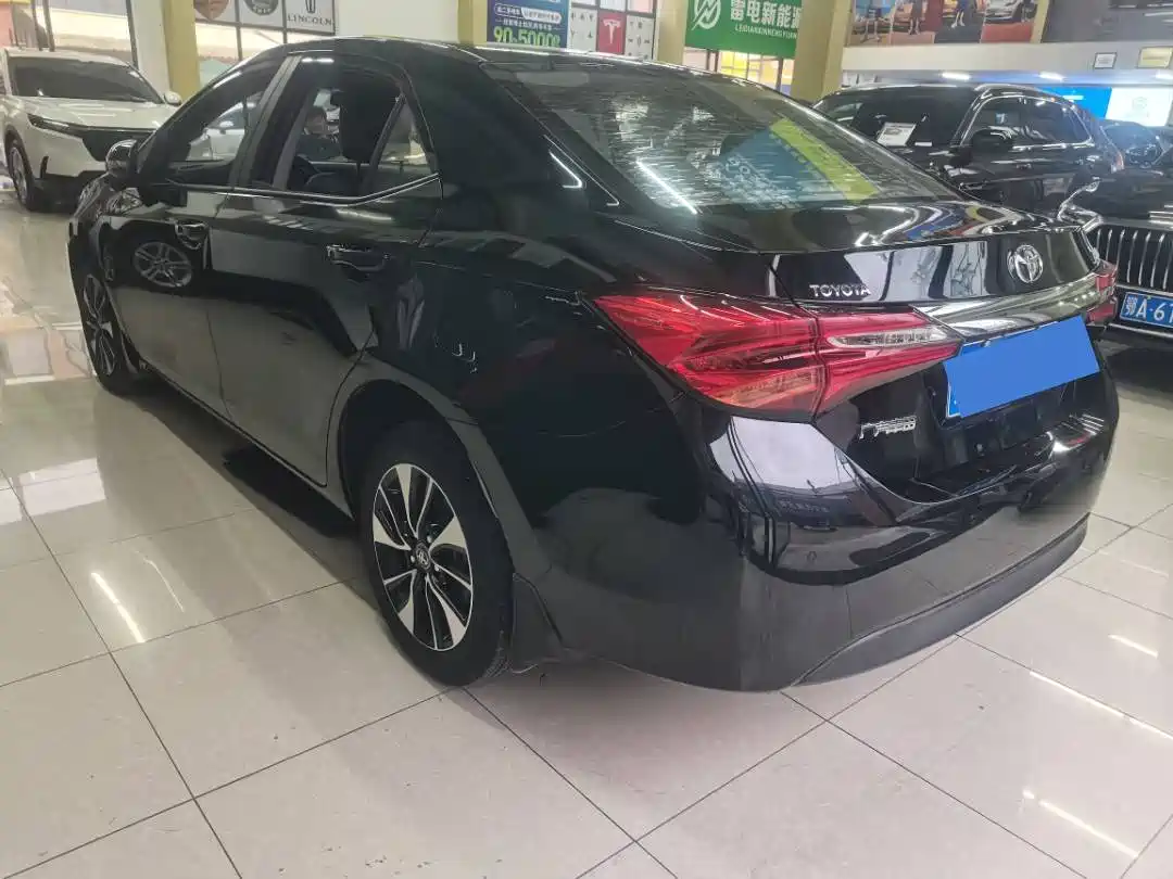 Toyota Levin 2018 185T CVT Premium Edition China V фото 7