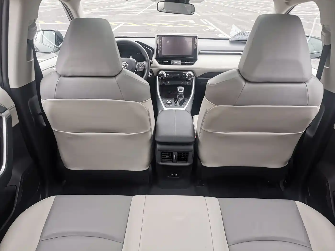 Toyota RAV4 Rongfang 2022 2.0L CVT 4WD Premium Edition фото 9