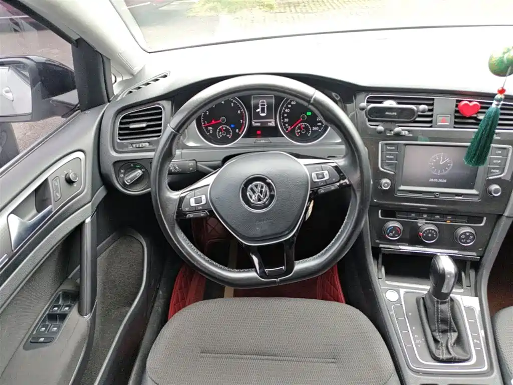 Volkswagen Golf 2016 230TSI Automatic Luxury фото 17