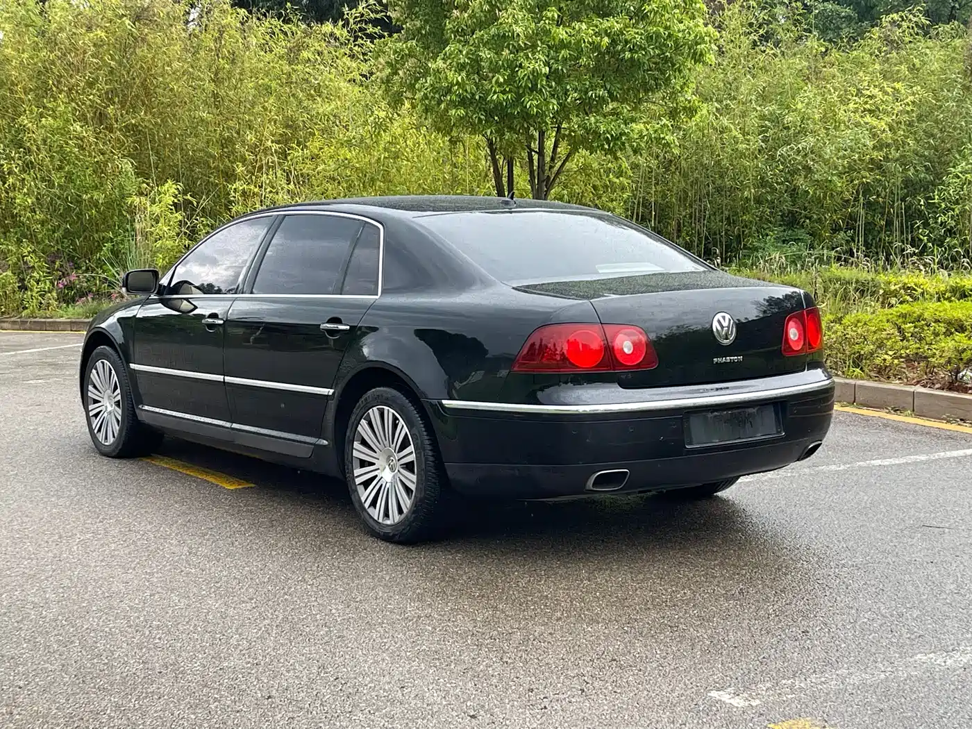 Volkswagen Phaeton 2009 Model 4.2L V8 4-seat Extended Executive Edition фото 6