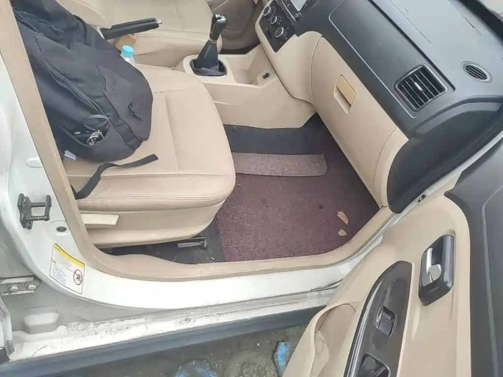 Dongfeng Fengguang Fengguang 360 2015 2015 1.5L Manual Comfort II 7-seater