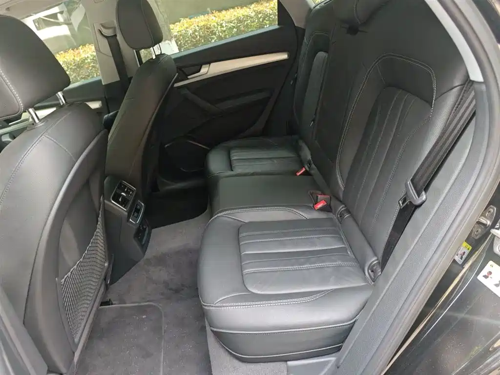 Audi Q5L 2020 Facelift 40 TFSI Honor Fashion фото 13