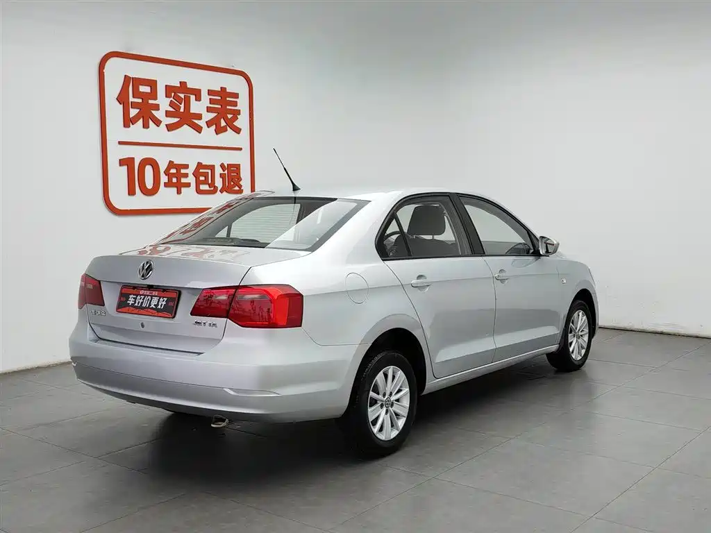 Volkswagen Jetta 2015 1.6L Manual Trend фото 2