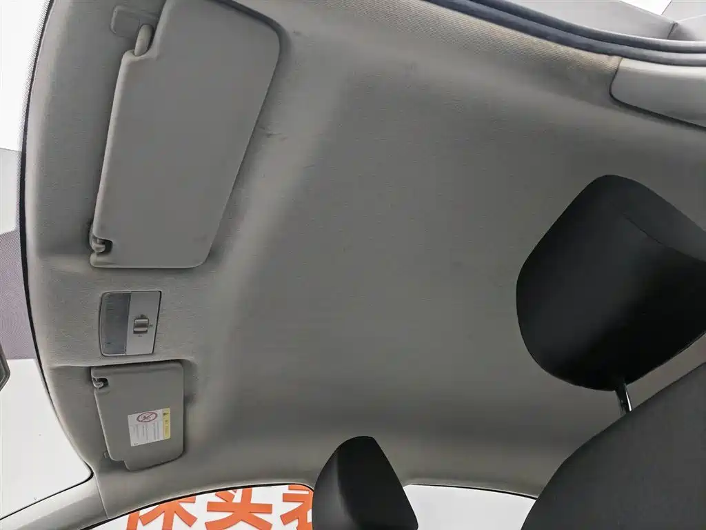 Volkswagen Jetta 2015 1.6L Manual Trend фото 14