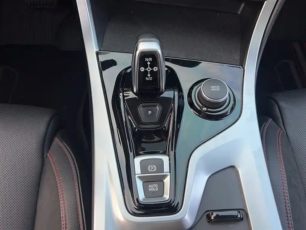 Lynk & Co 01 2019 2.0T AWD Pro Edition China V фото 11