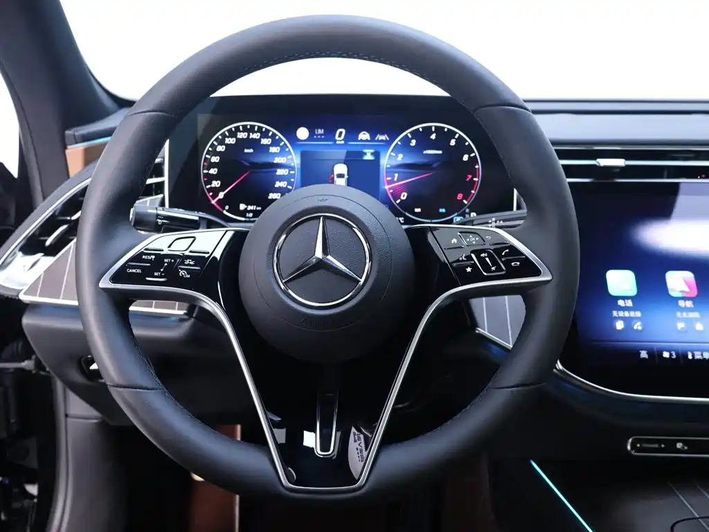 Mercedes-Benz E-Class 2024 E 300 L Fashion фото 16
