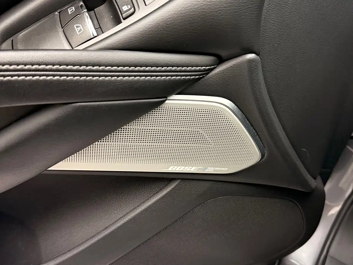 Infiniti Q60 2019 2.0T Luxury Edition фото 11
