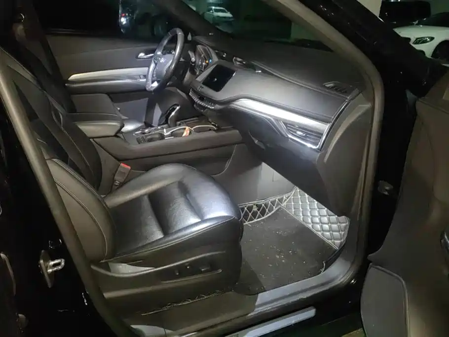 Cadillac XT4 2020 28T FWD Leading Trim фото 8