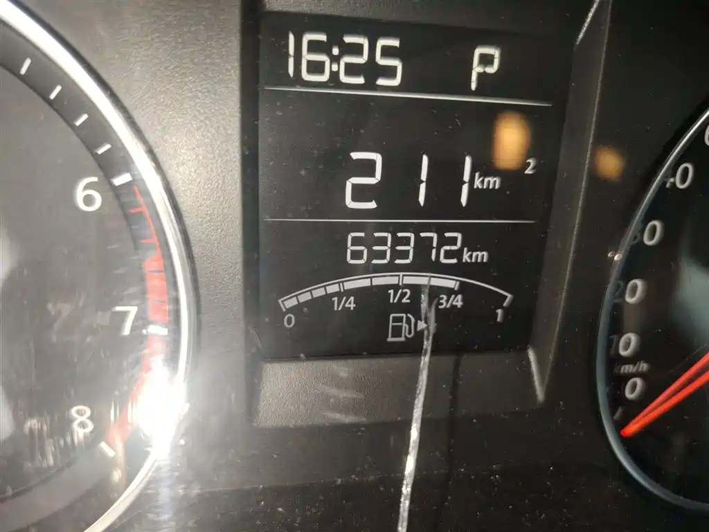 Volkswagen Polo 2016 1.6L Automatic Comfort фото 8