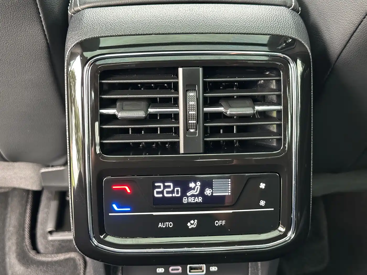 Volkswagen Passat 2024 380TSI Dragon Glory Edition фото 22