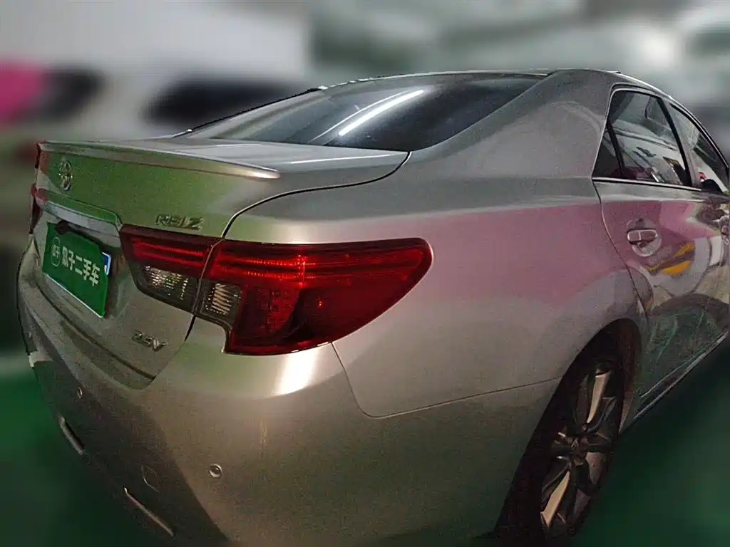 Toyota Reiz 2013 2.5V Premium Edition фото 6
