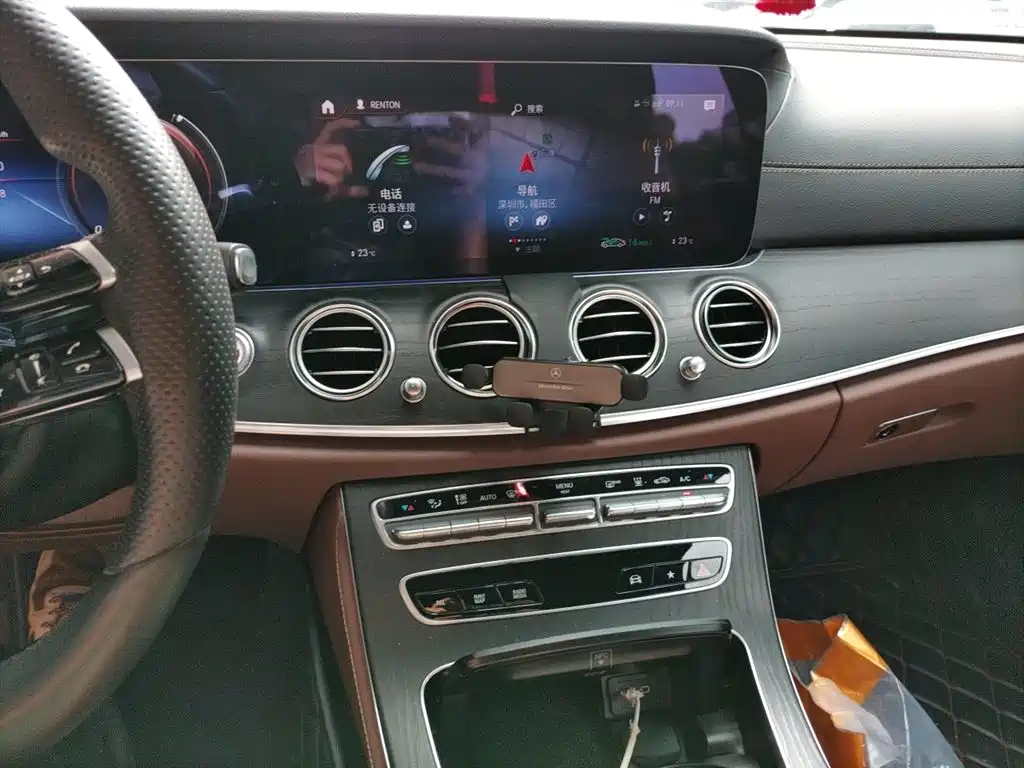 Mercedes-Benz E-Class New Energy 2021 E 350 e L Plug-in Hybrid Sports Sedan фото 6