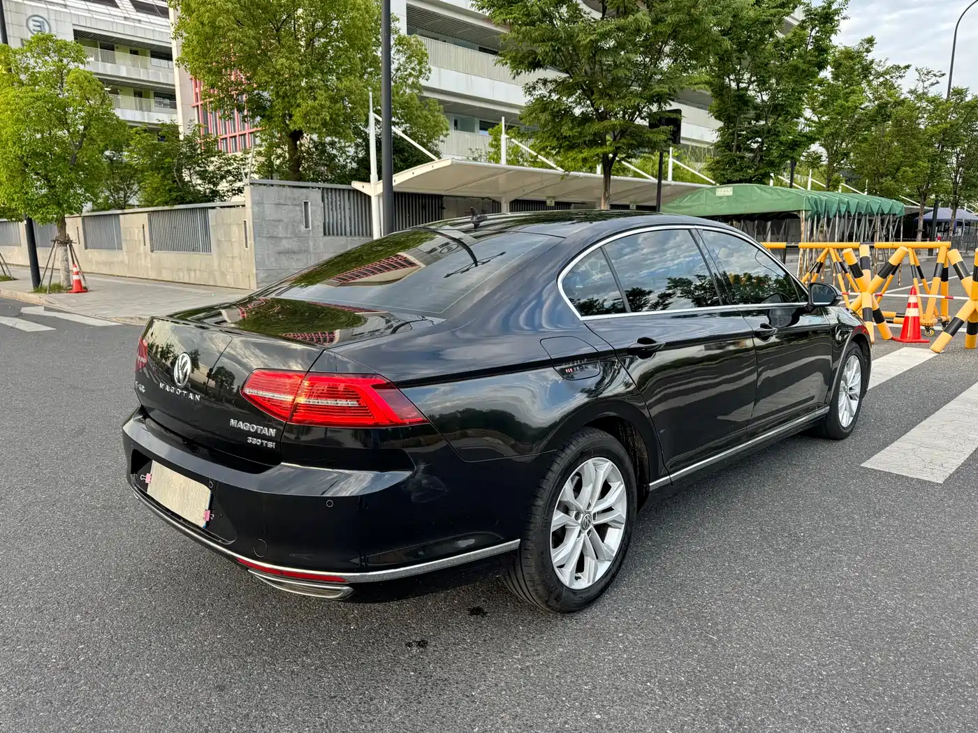 Volkswagen Magotan 2019 330TSI DSG Luxury Class China VI фото 4