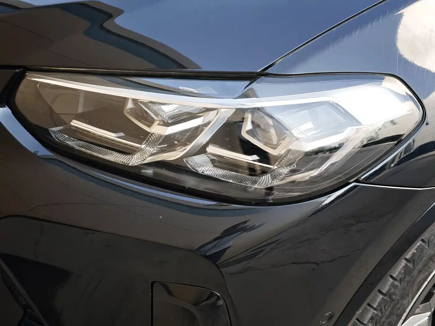 BMW iX3 2024 Leading Edition фото 18