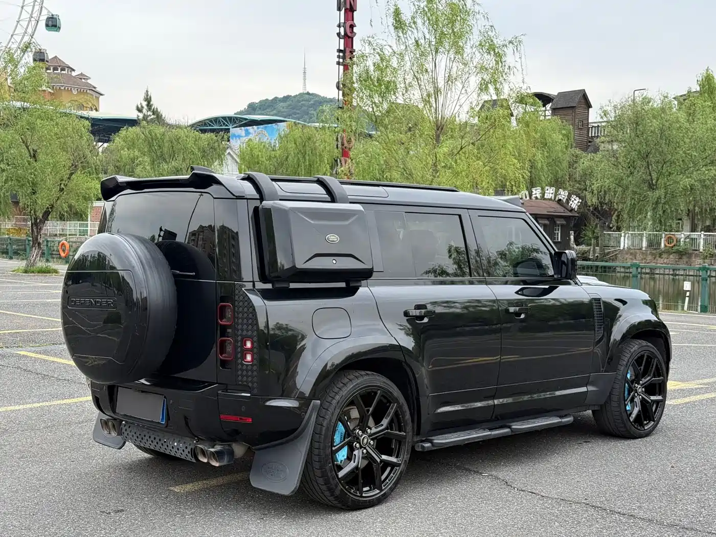 Land Rover Defender 2020 Model 110 P400 SE фото 3