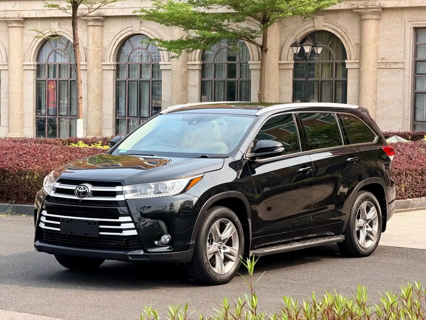 TOYOTA HIGHLANDER