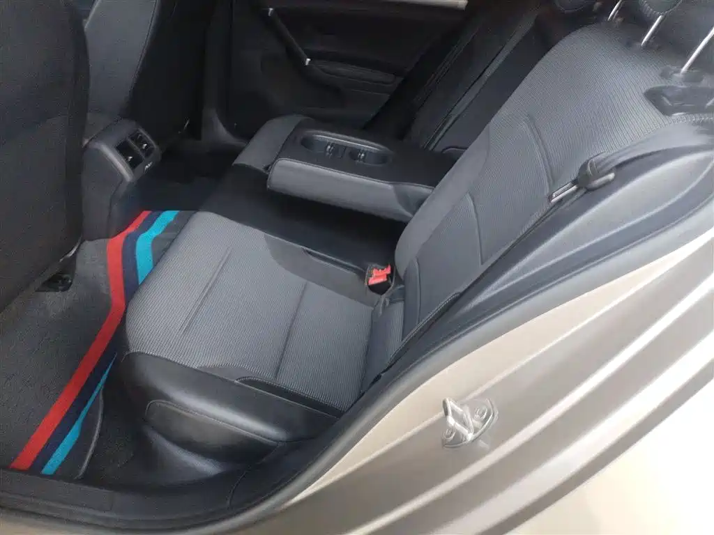 Volkswagen Golf 2018 230TSI Automatic Comfort фото 17