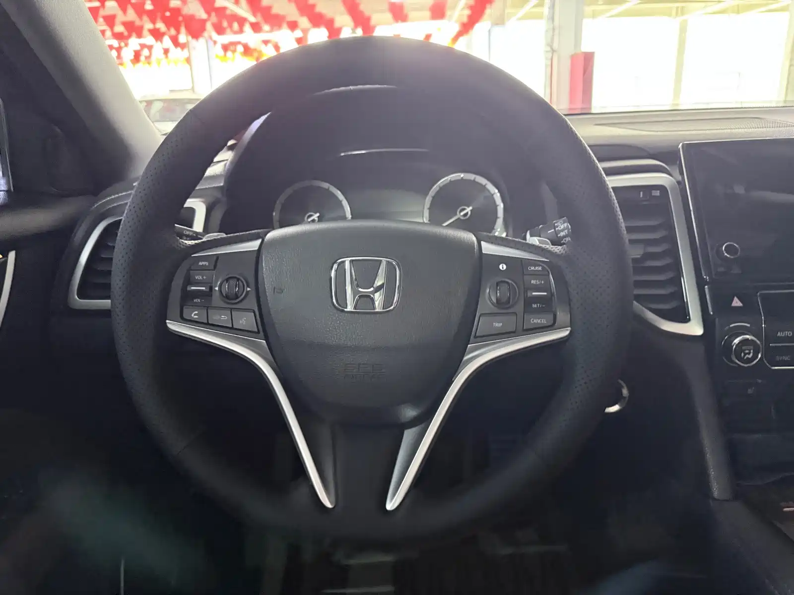 Фото 13 - Honda UR-V
