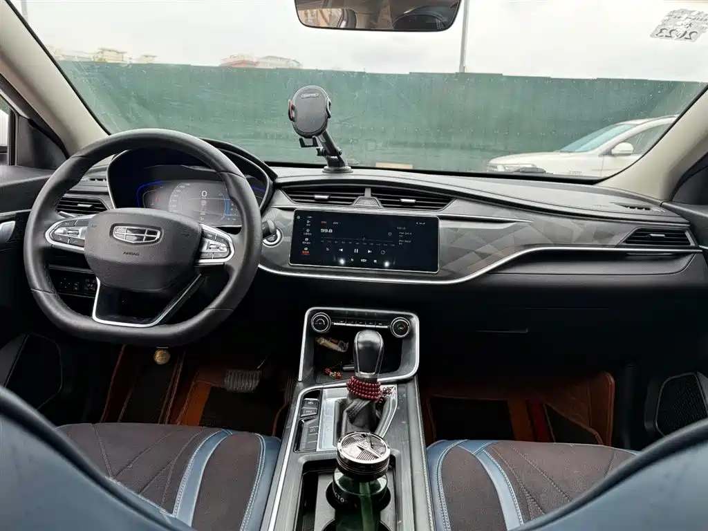 Фото 10 - Geely Binrui