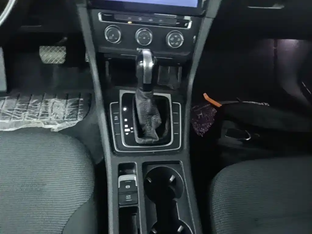 Volkswagen Golf 2018 230TSI Automatic Comfort фото 14