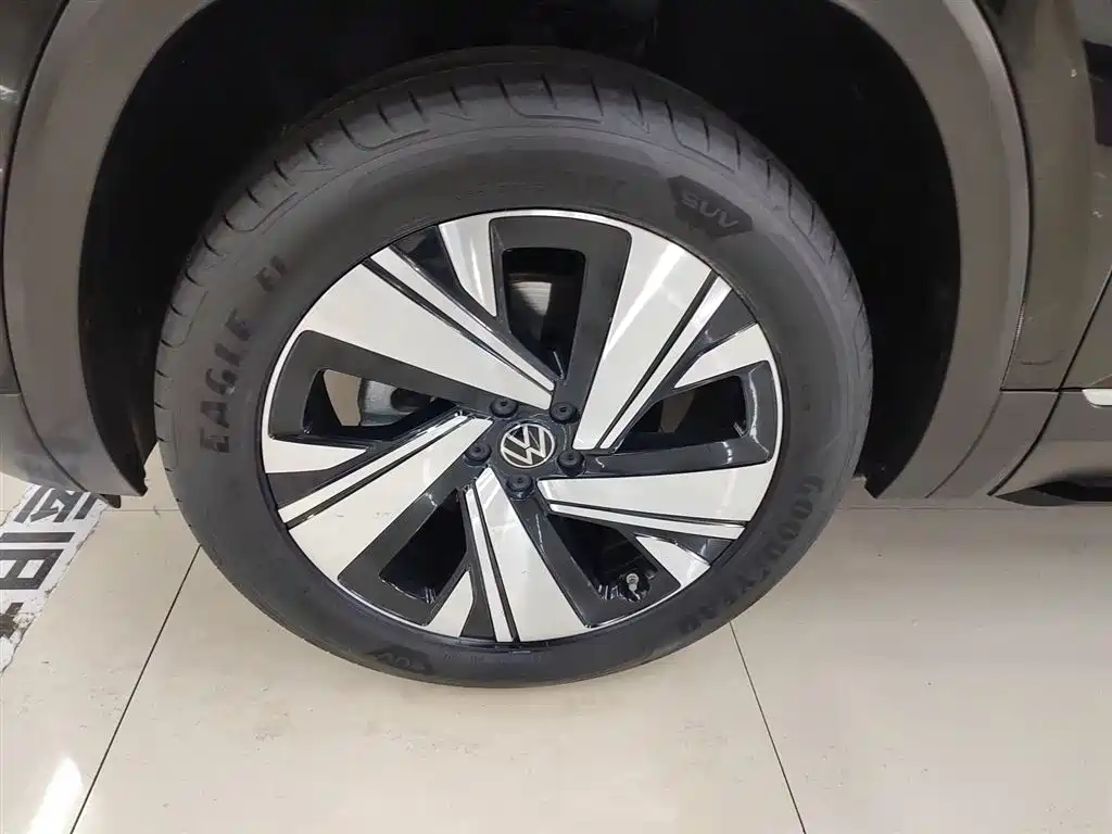 Volkswagen Teramont 2024 380TSI 4WD Dragon Glory Edition фото 23