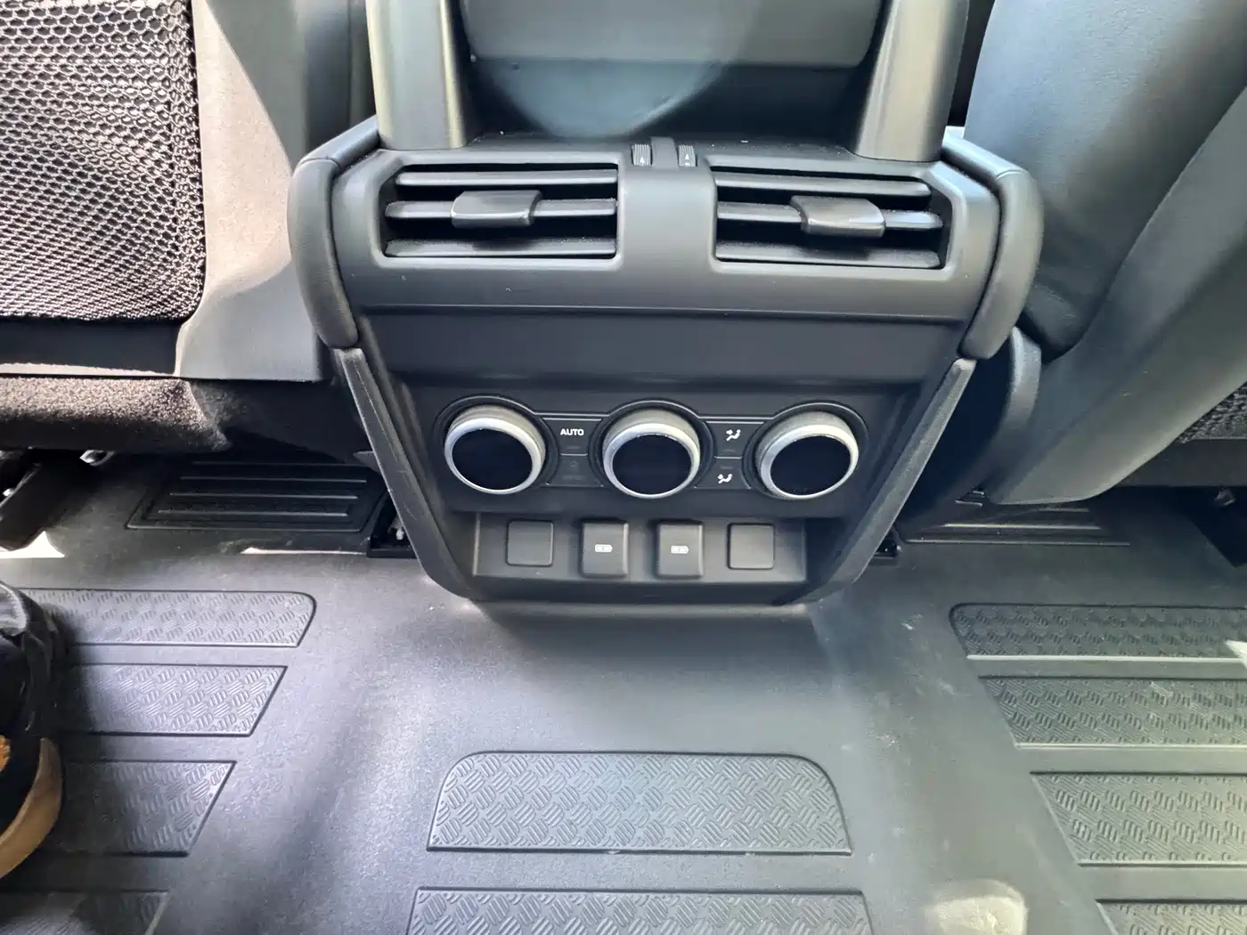 Land Rover Defender 2024 90 3.0T P400 HSE фото 15