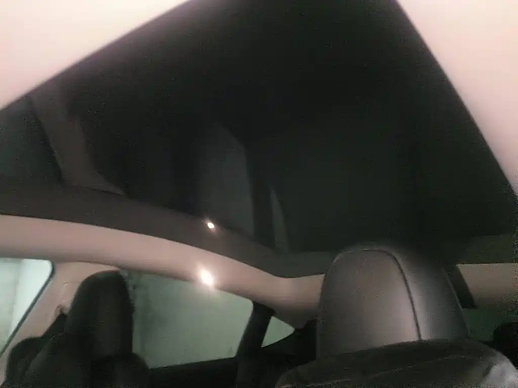 Фото 14 - Tesla Model Y