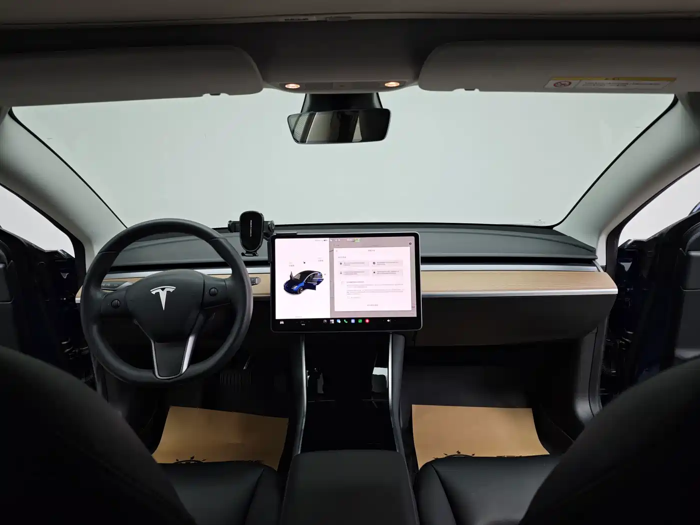 Фото 16 - Tesla Model 3