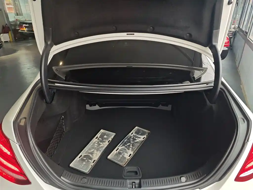 Mercedes-Benz E-Class 2018 Facelift E 200 L Sport 4MATIC фото 15