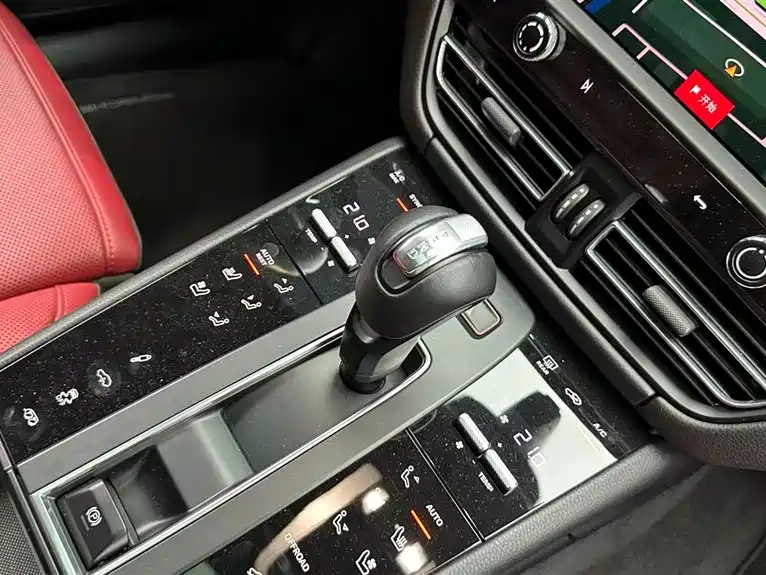 Porsche Macan 2023 Macan GTS 2.9T фото 14