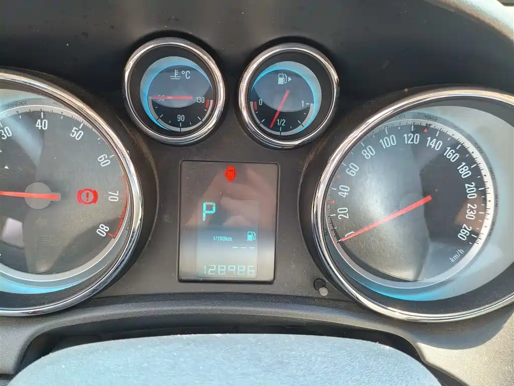Buick Excelle 2012 XT 1.6L Automatic Comfort фото 8