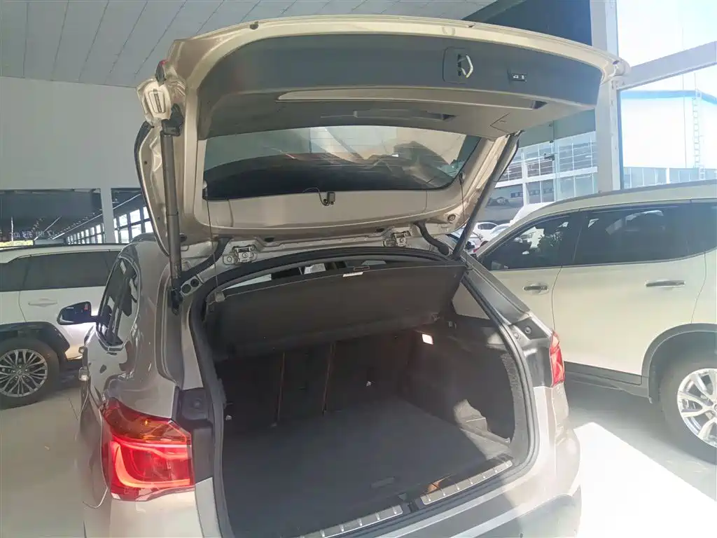 BMW X1 2019 sDrive18Li Premium Model фото 18