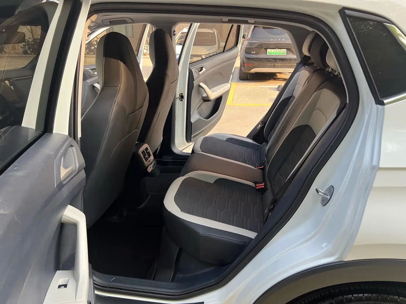 Volkswagen Tharu 2025 2025 Model Rising Star 300TSI Aspiration Edition