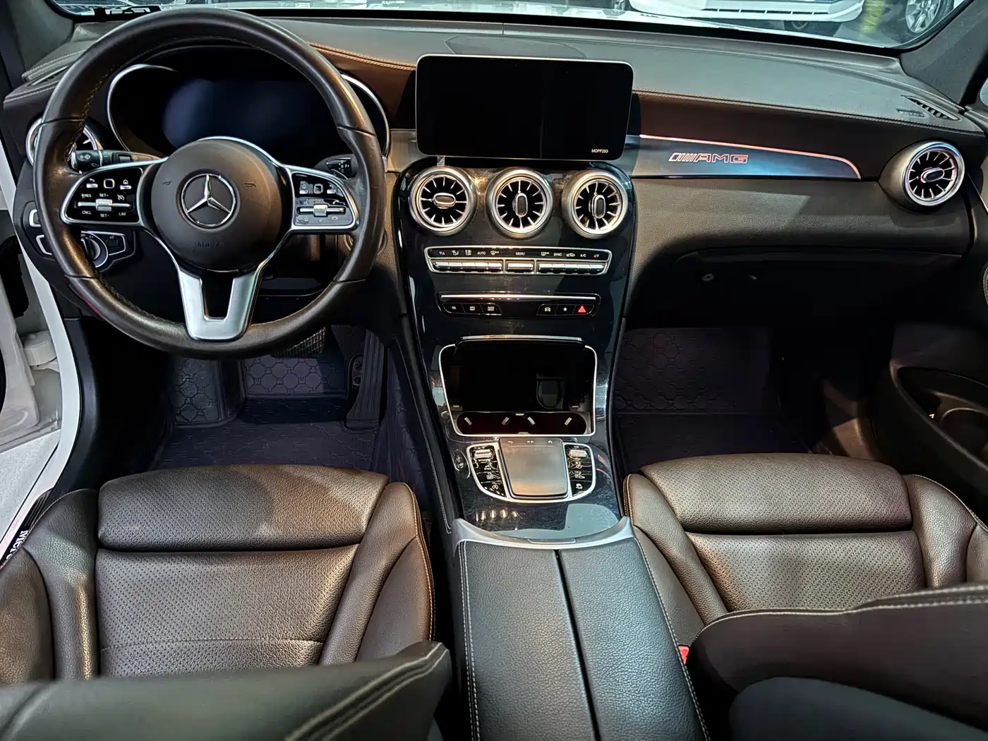 Mercedes-Benz GLC 2020 Facelift GLC 260 L 4MATIC Dynamic фото 10