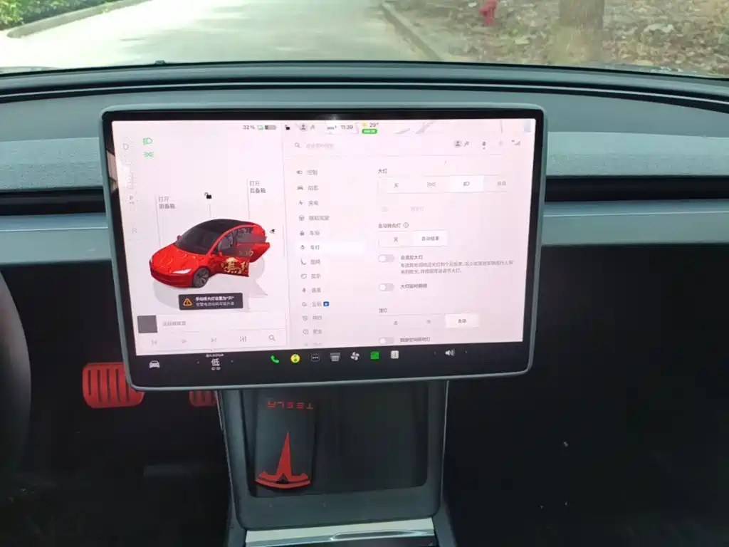Фото 13 - Tesla Model 3