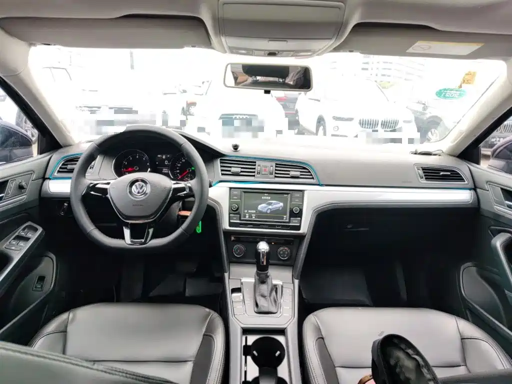 Volkswagen Lamando 2017 230TSI DSG Trend Edition фото 10