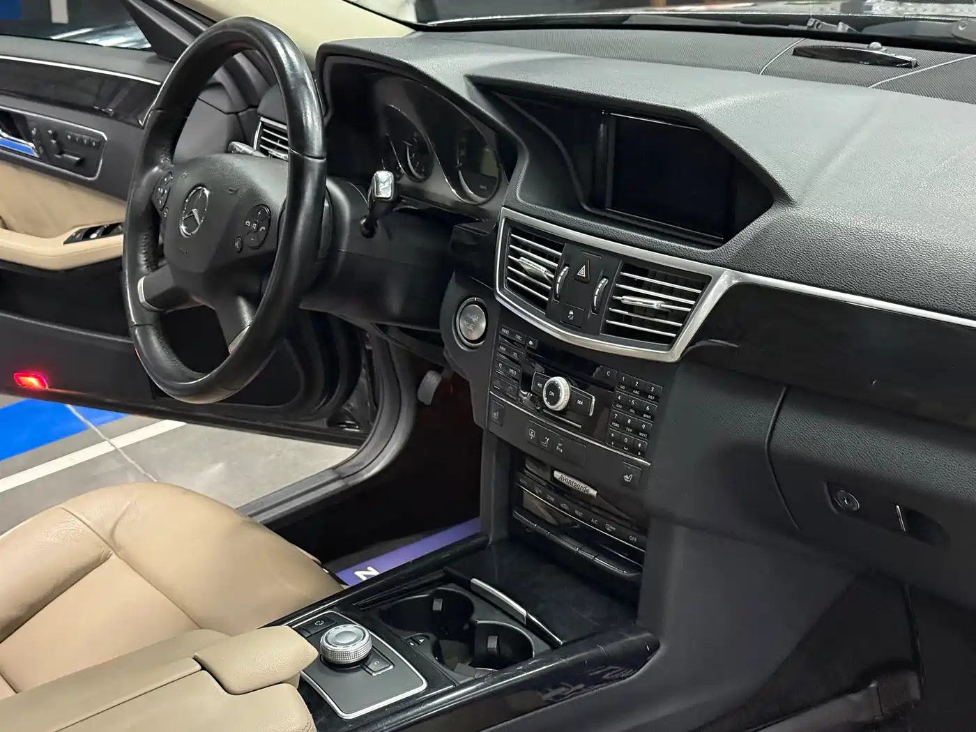 Mercedes-Benz E-Class 2010 E 300 L Fashion фото 16