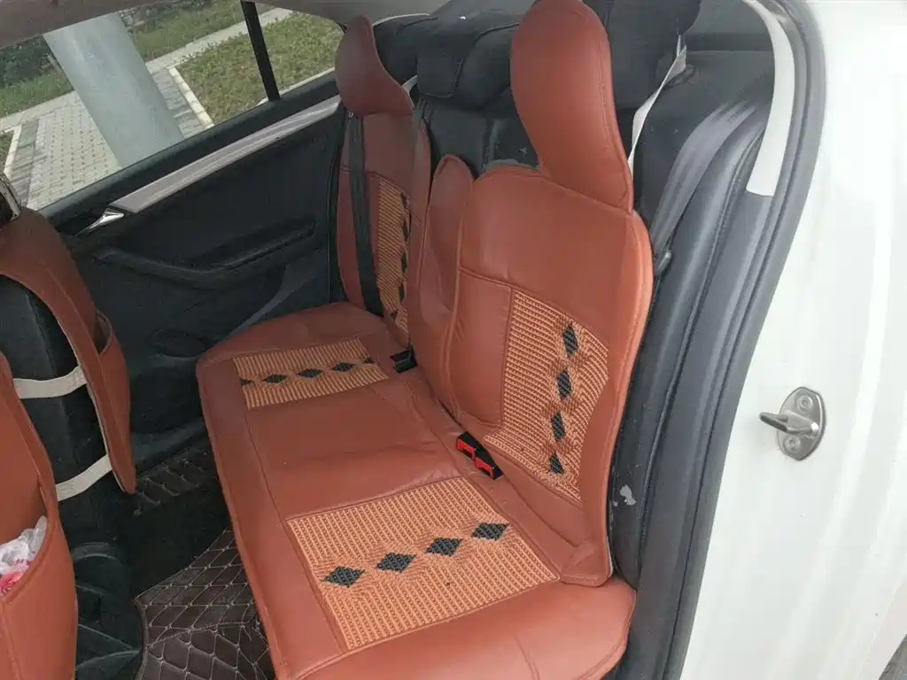 Volkswagen Jetta 2013 1.6L Manual Comfort фото 13