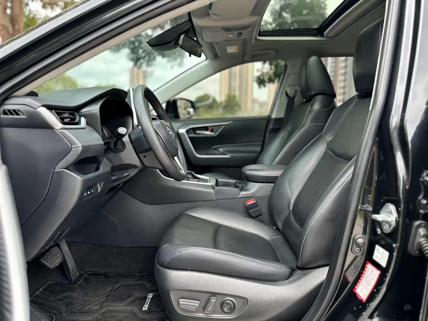 Toyota RAV4 Rongfang 2021 Hybrid 2.5L E-CVT Front-wheel Drive Elite Edition фото 14