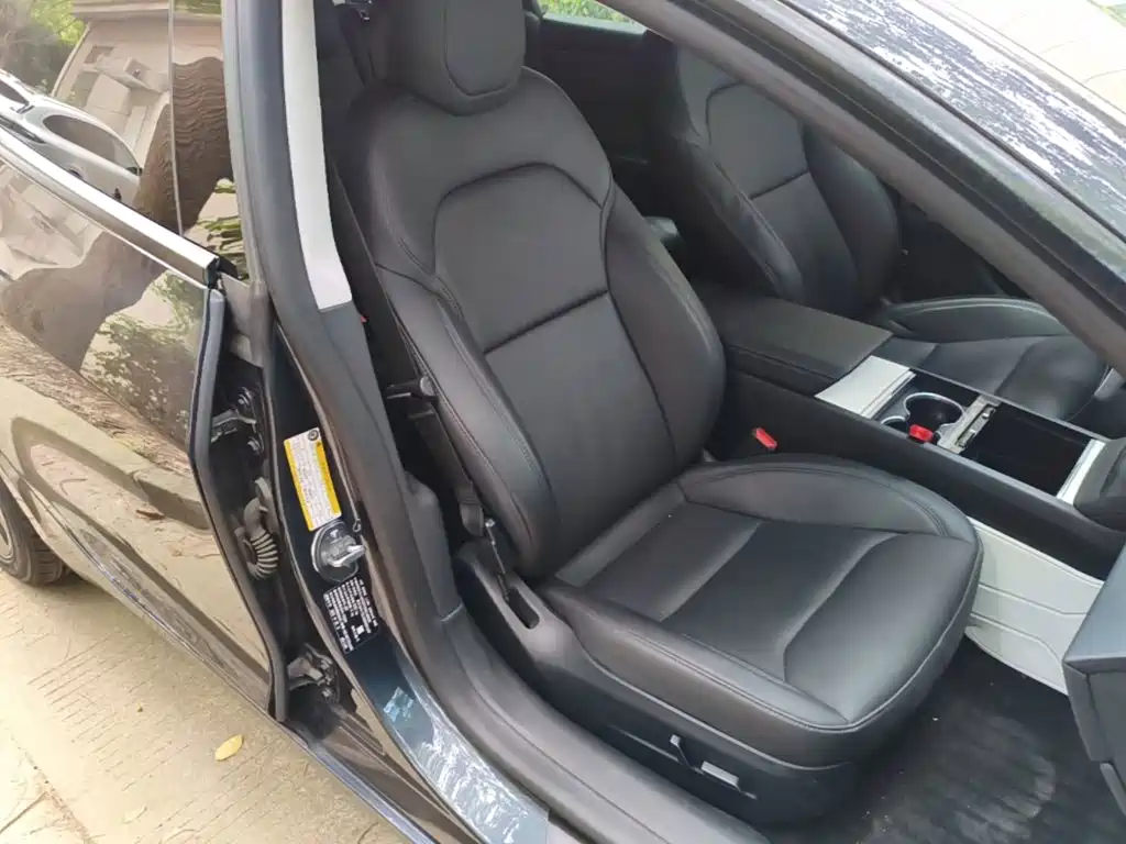 Фото 25 - Tesla Model 3