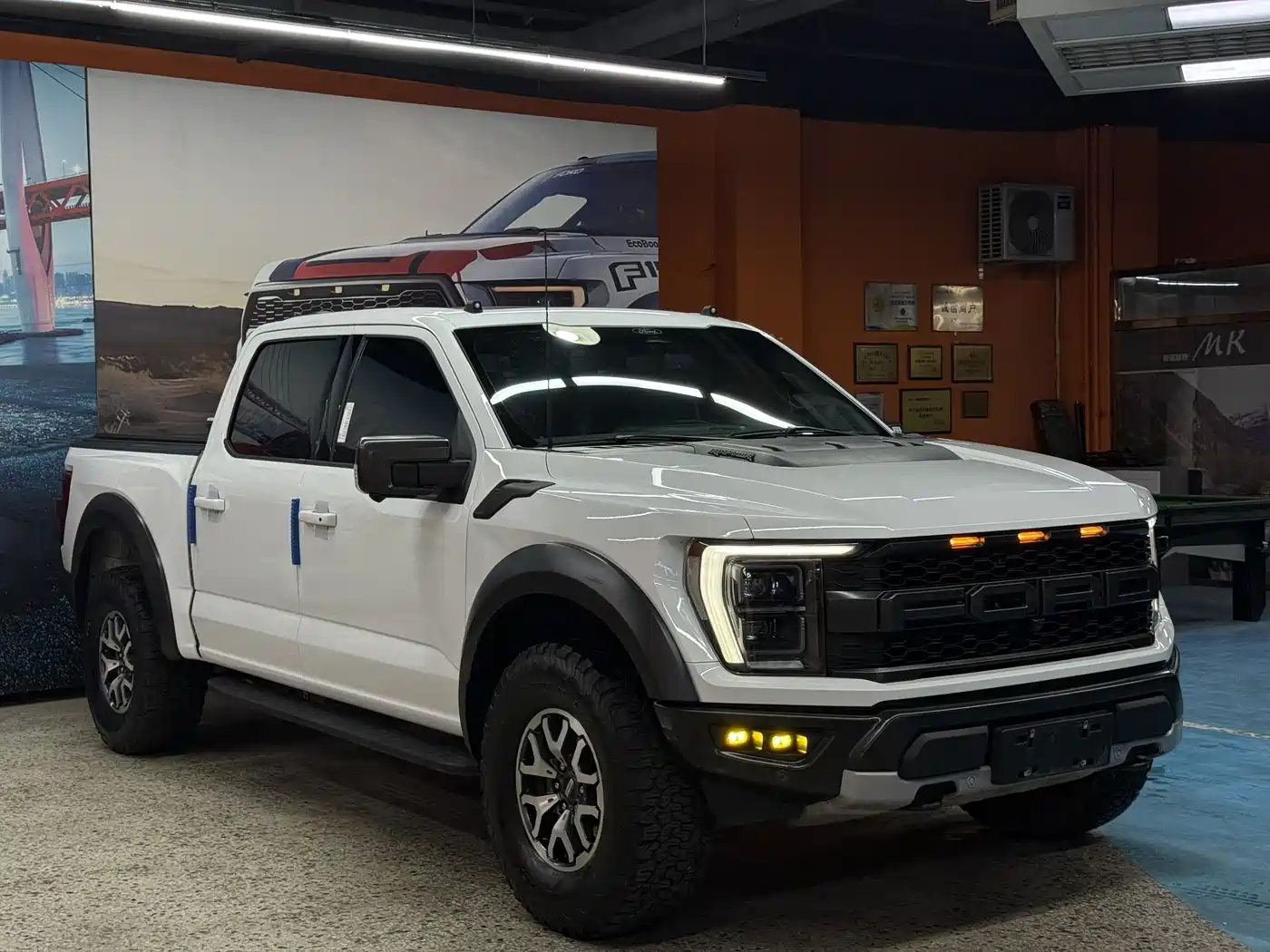 FORD F-150 RAPTOR