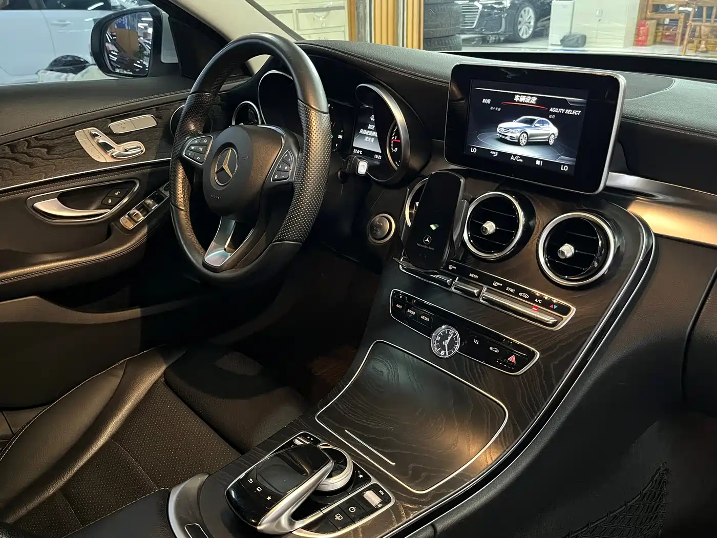 Mercedes-Benz C-Class 2015 C 200 L 4MATIC фото 15