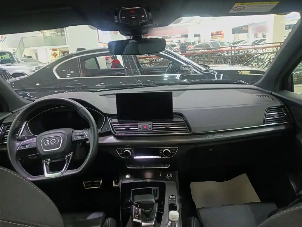 Audi Q5L 2024 Model 40 TFSI Luxury Dynamic фото 6