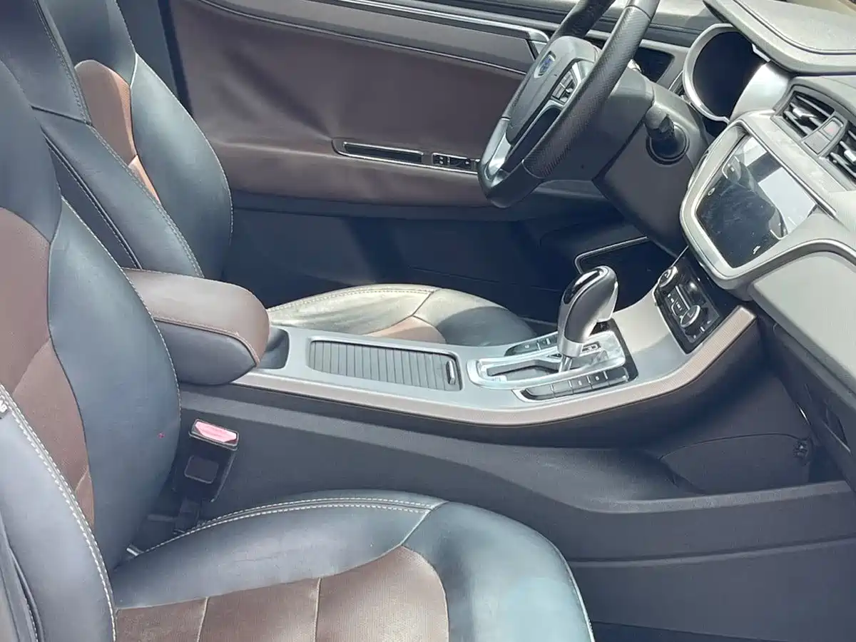 Фото 6 - Geely Emgrand GL