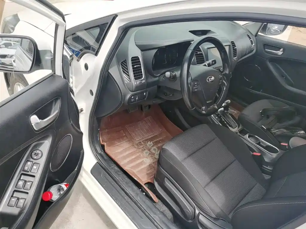 Kia K3 2016 1.6L Automatic GLS фото 16