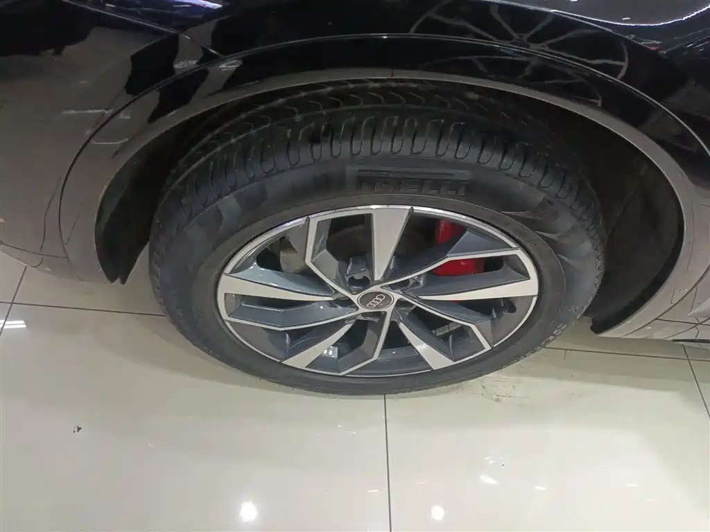 Audi Q5L 2024 Model 40 TFSI Luxury Dynamic фото 25
