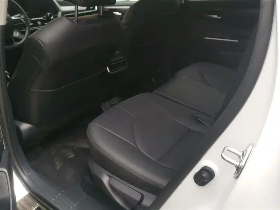 Toyota Highlander 2024 2.5L Smart Hybrid 4WD Premium 7-seater фото 11